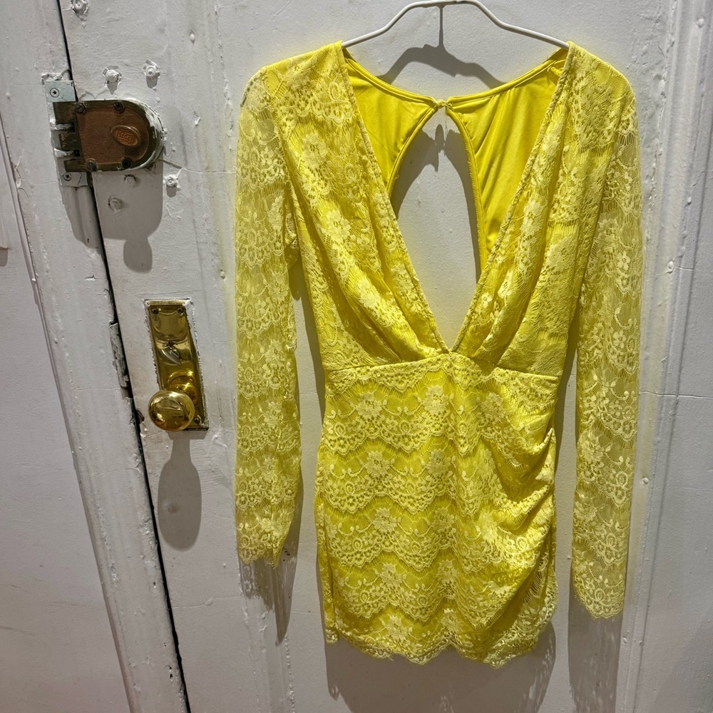 Xtaren yellow Lace Dress. Size S.